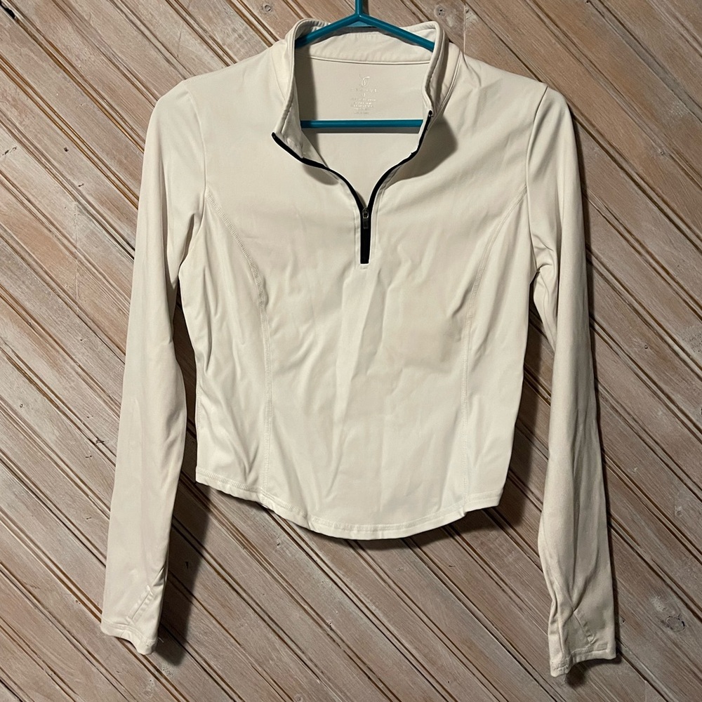 Oyanus white 3/4 zipper runners long sleeve thumb holes athletic crop style top